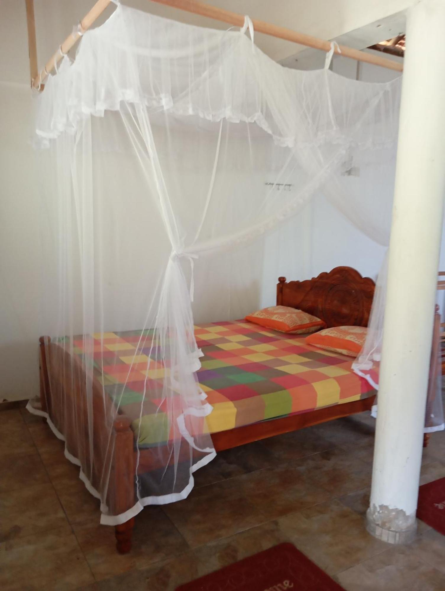 Sunshine Cafe Apartment Tangalle Bagian luar foto